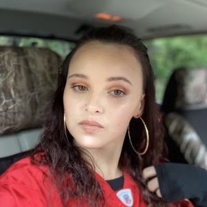 Meet your Posher, Mia